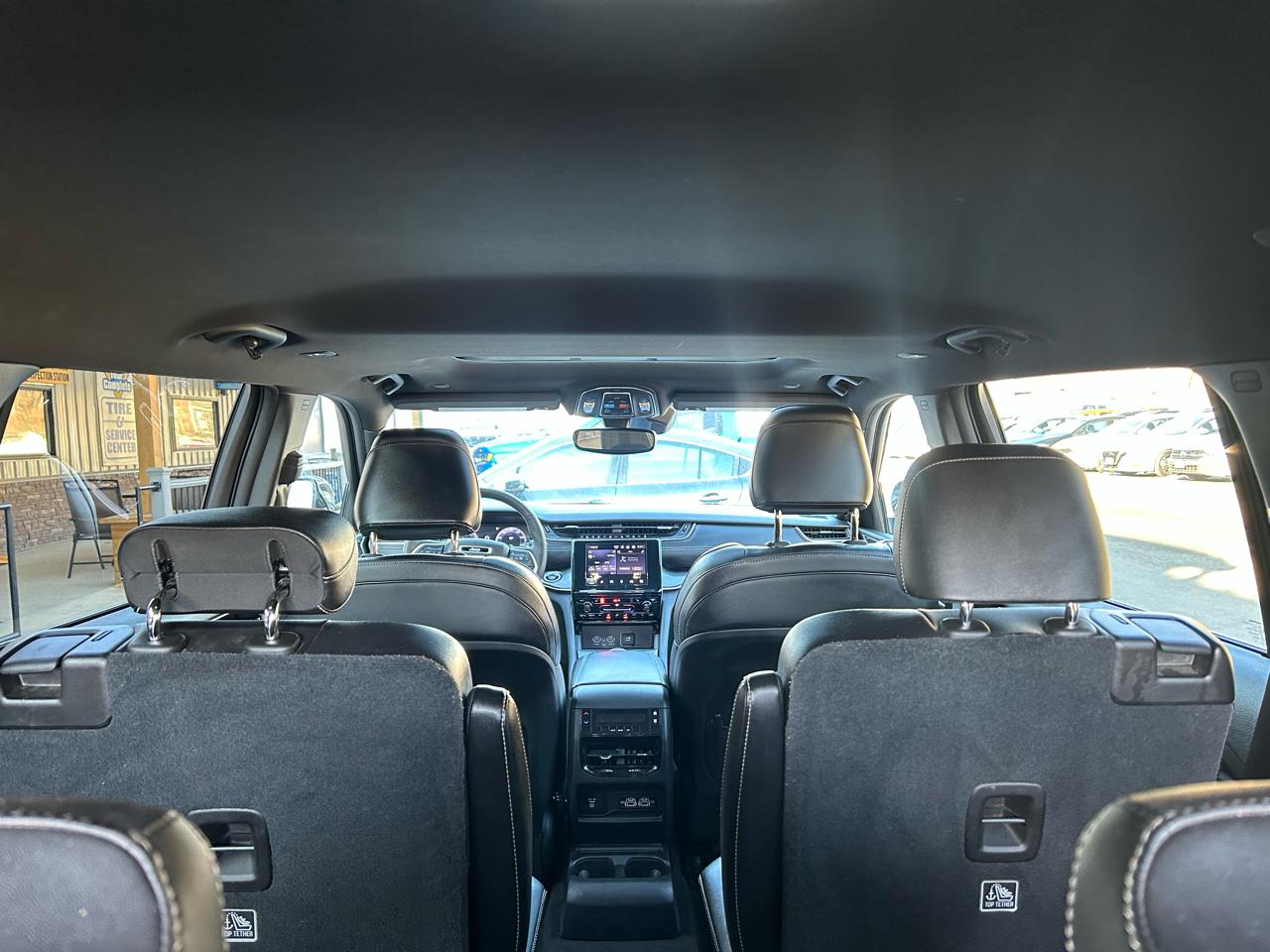 Jeep Grand Cherokee L Laredo 4WD 2023