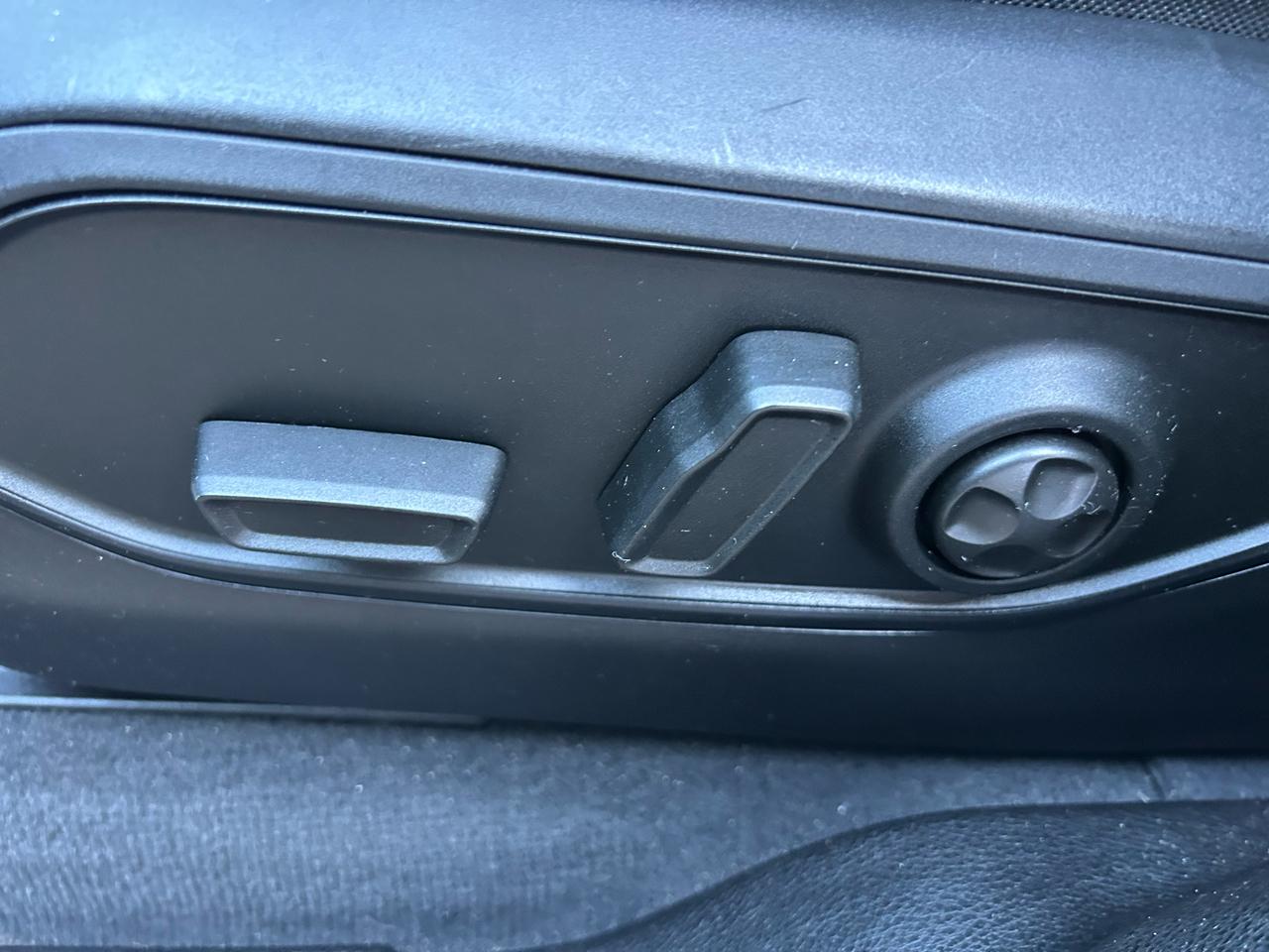 Jeep Grand Cherokee L Laredo 4WD 2023