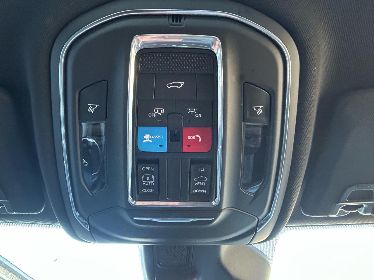 Jeep Grand Cherokee L Laredo 4WD 2023