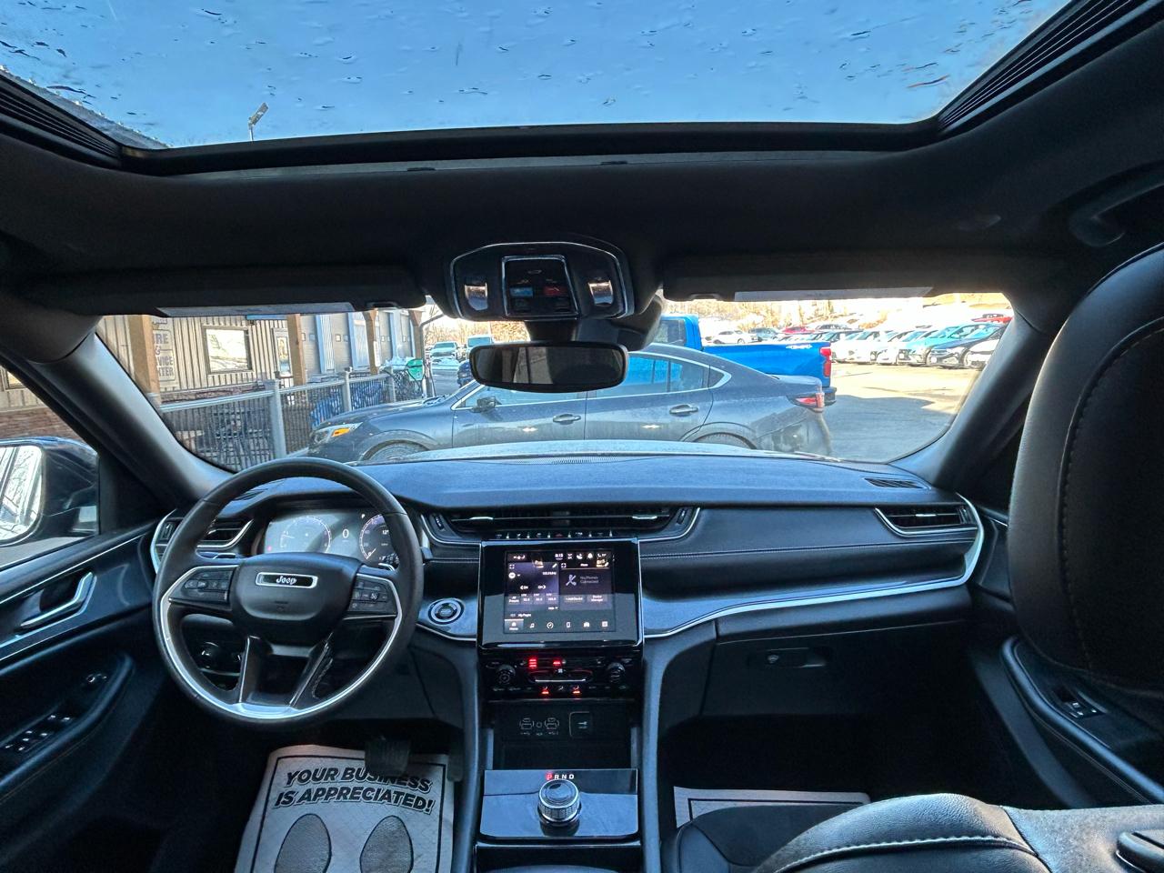 Jeep Grand Cherokee L Laredo 4WD 2023