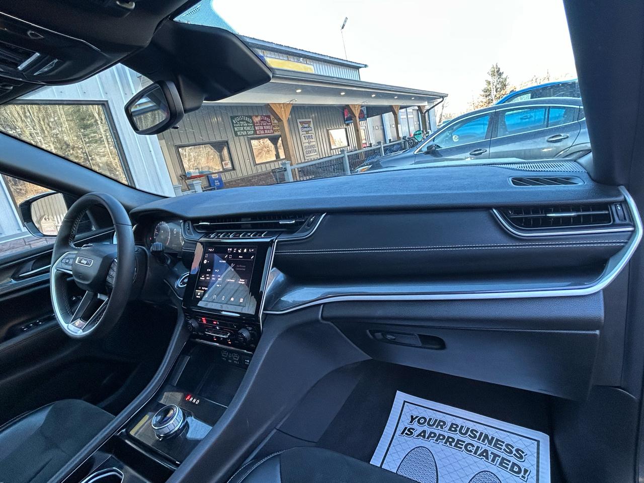 Jeep Grand Cherokee L Laredo 4WD 2023