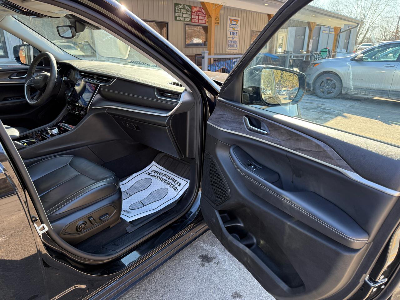 Jeep Grand Cherokee L Limited 4WD 2023