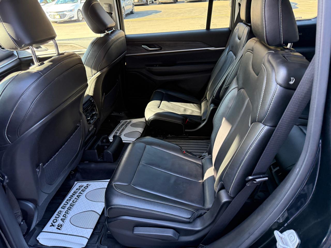 Jeep Grand Cherokee L Limited 4WD 2023