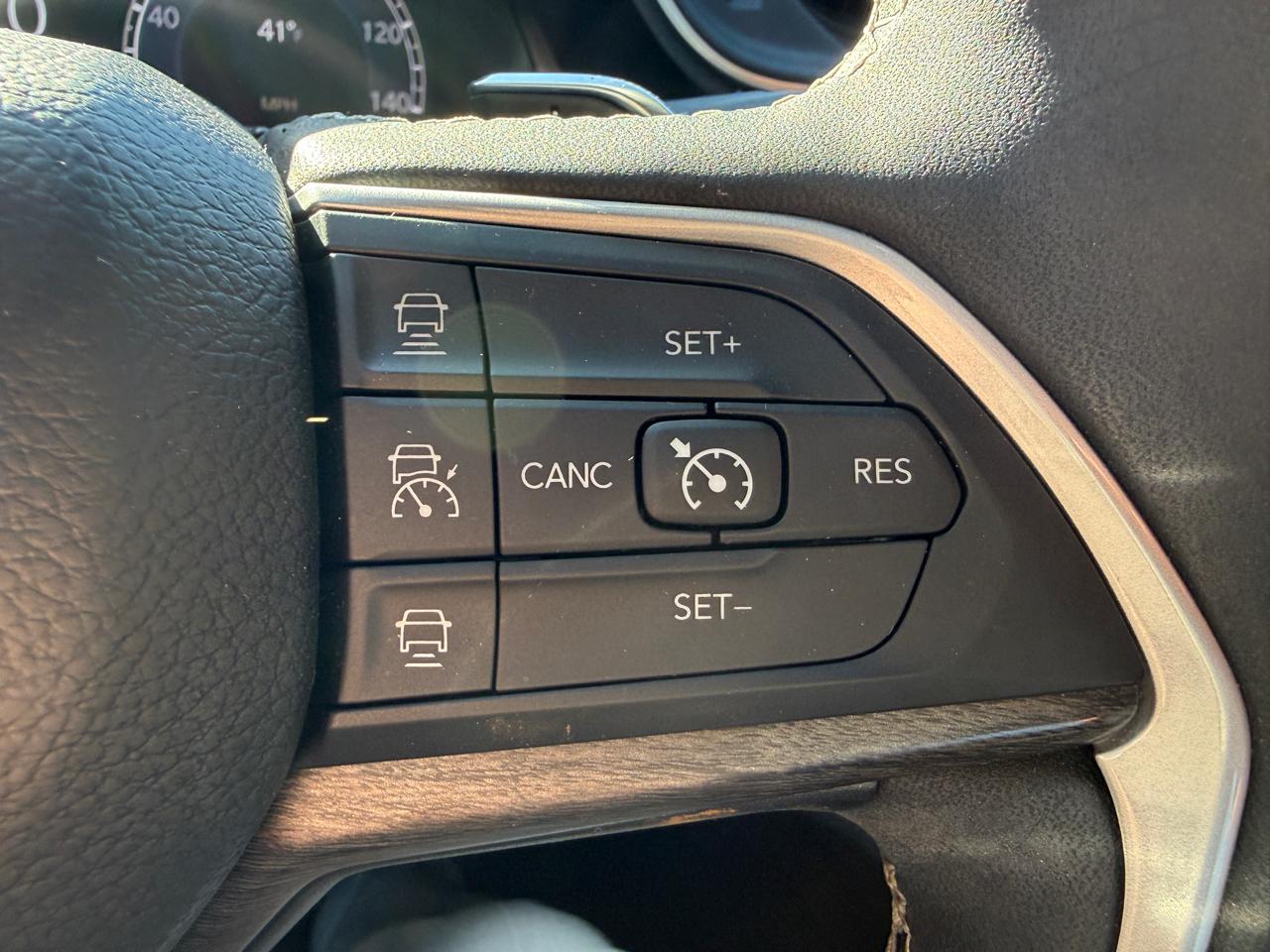 Jeep Grand Cherokee L Limited 4WD 2023