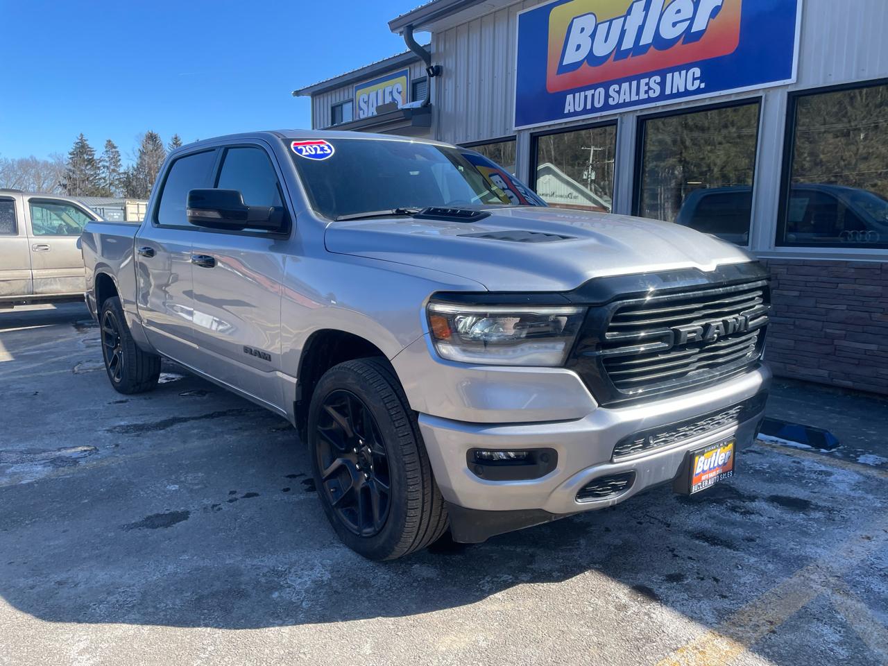 RAM 1500 Laramie Crew Cab SWB 4WD 2023