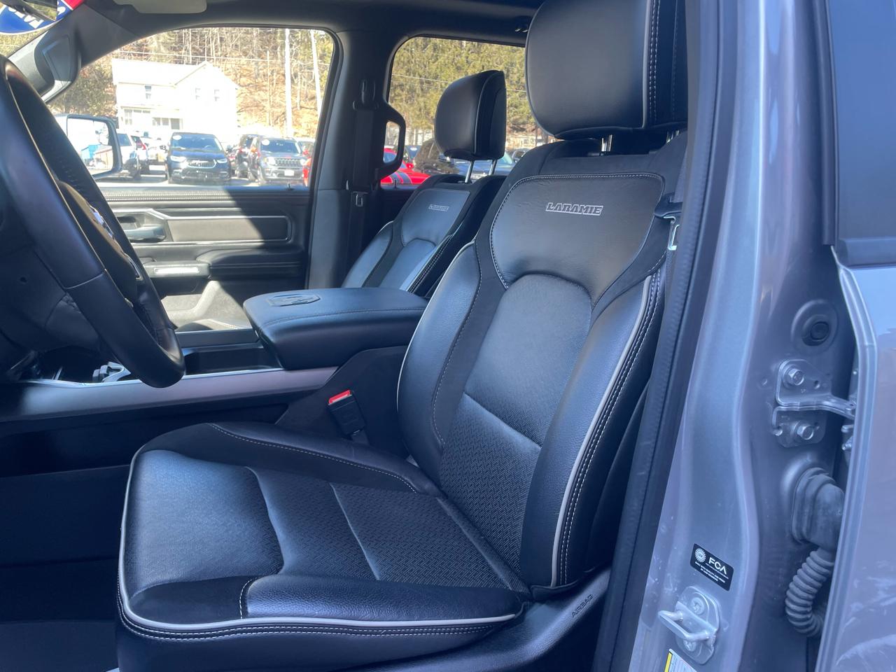 RAM 1500 Laramie Crew Cab SWB 4WD 2023