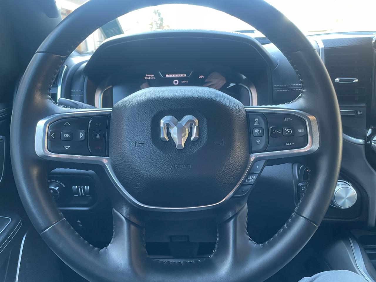 RAM 1500 Laramie Crew Cab SWB 4WD 2023