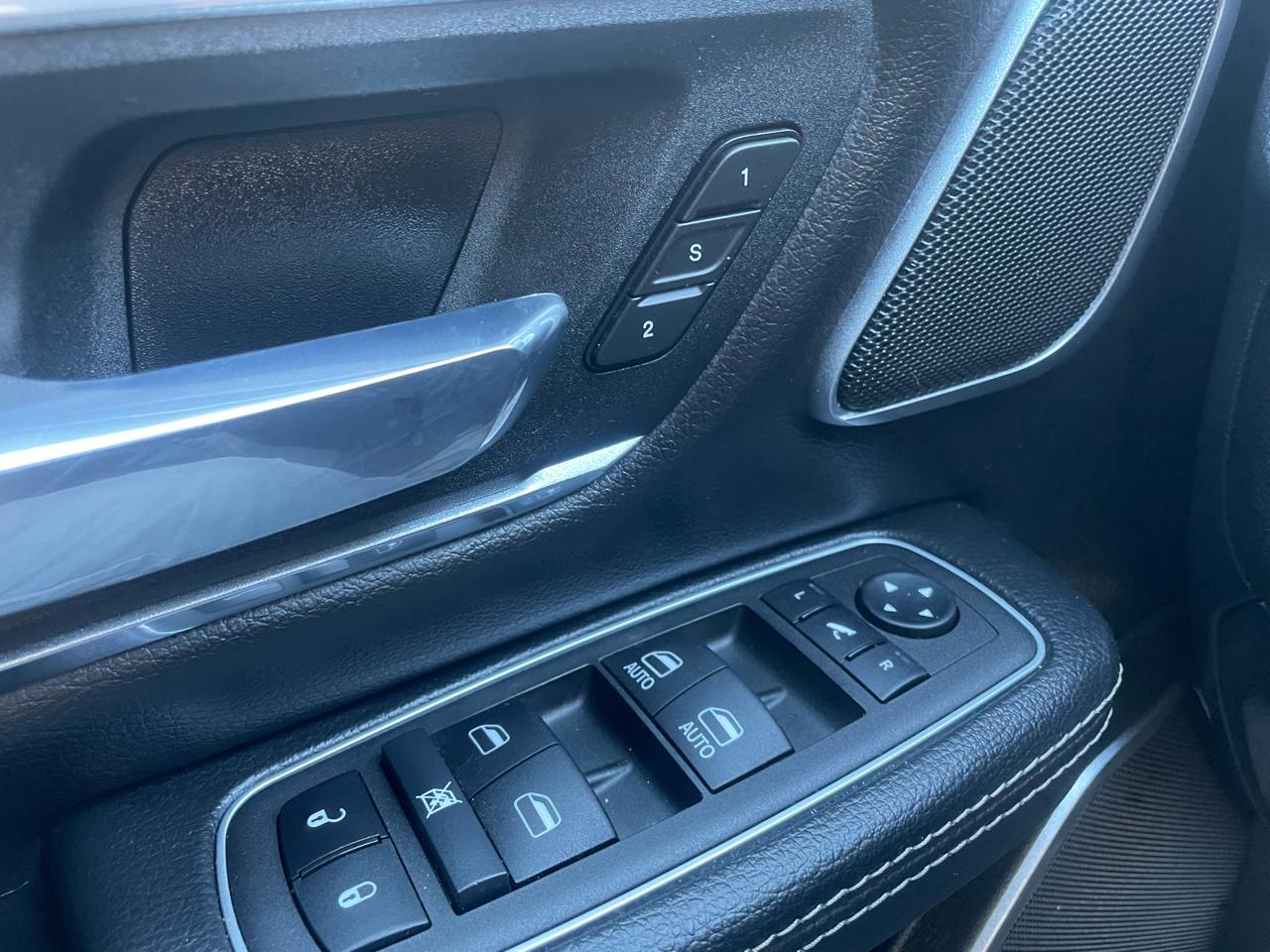 RAM 1500 Laramie Crew Cab SWB 4WD 2023