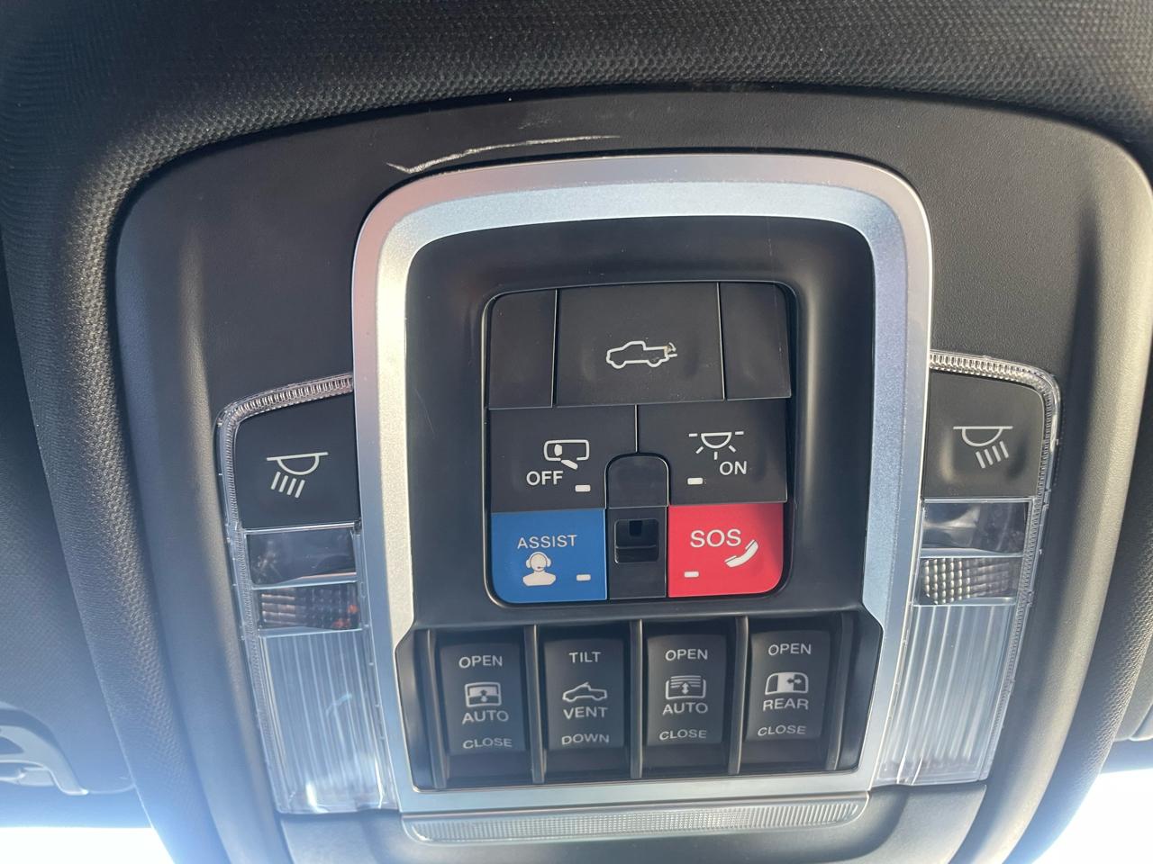 RAM 1500 Laramie Crew Cab SWB 4WD 2023