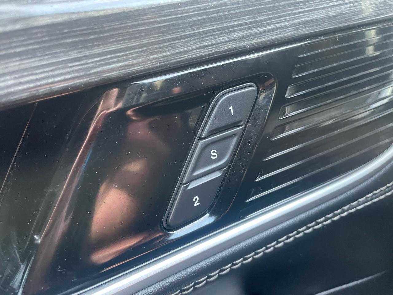 Jeep Wagoneer Series II 4WD 2022