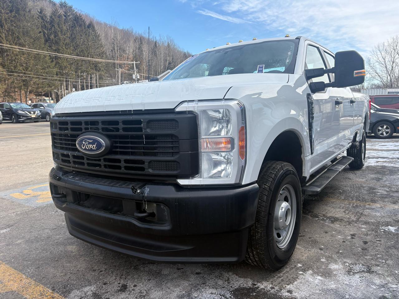 Ford F-250 SD XL Crew Cab 4WD 2023