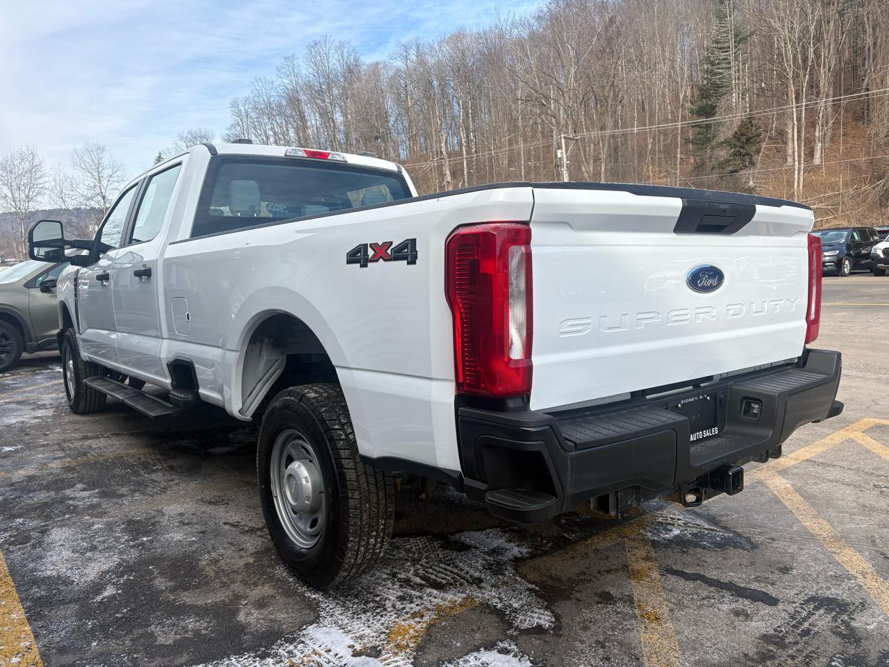 Ford F-250 SD XL Crew Cab 4WD 2023