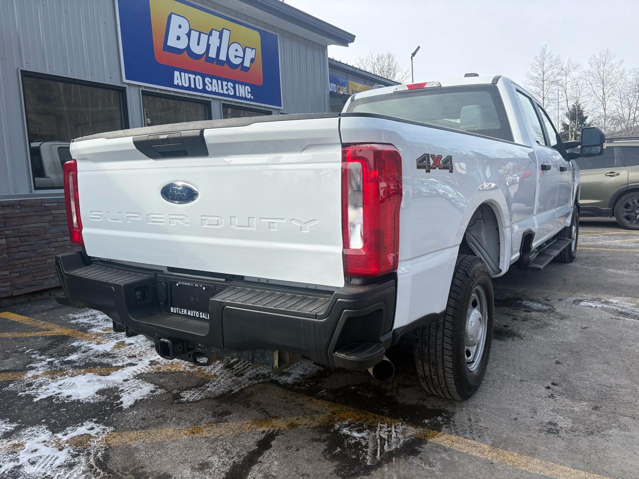 Ford F-250 SD XL Crew Cab 4WD 2023