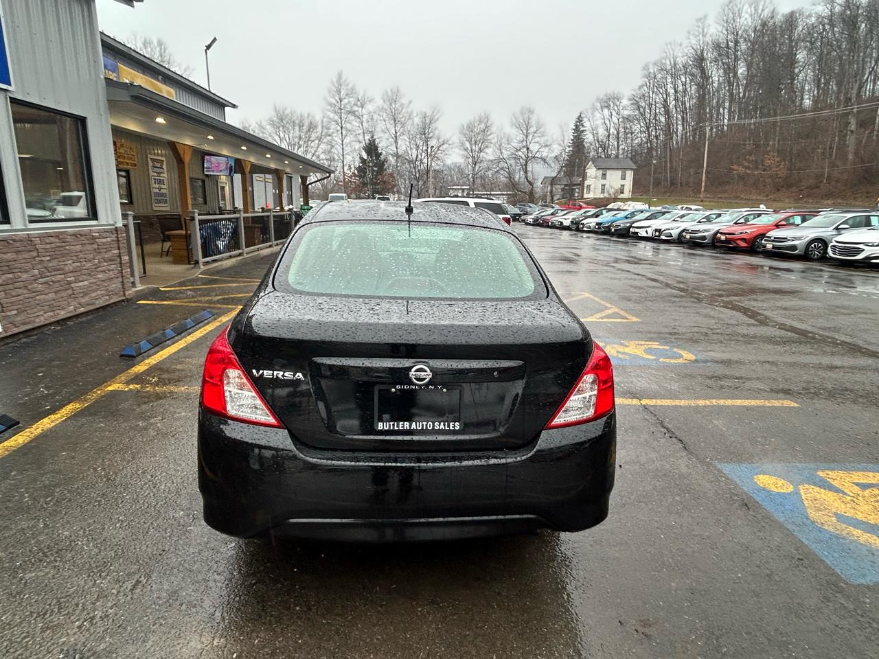 Nissan Versa 1.6 S 5M 2019