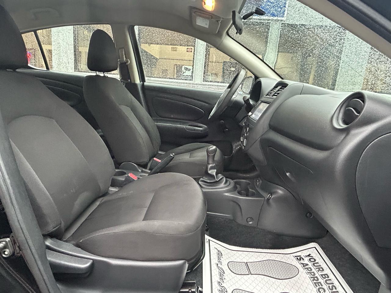 Nissan Versa 1.6 S 5M 2019