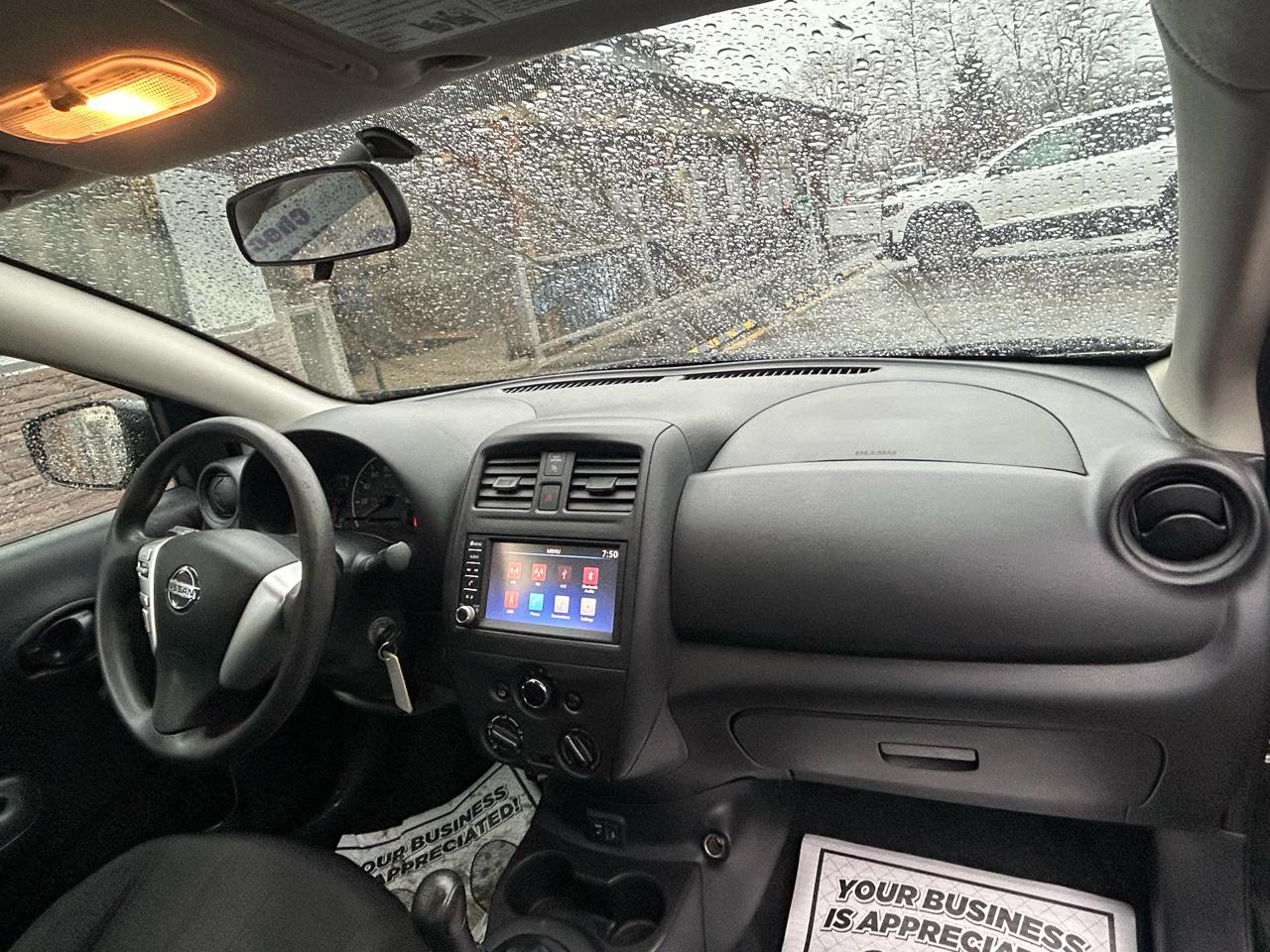 Nissan Versa 1.6 S 5M 2019