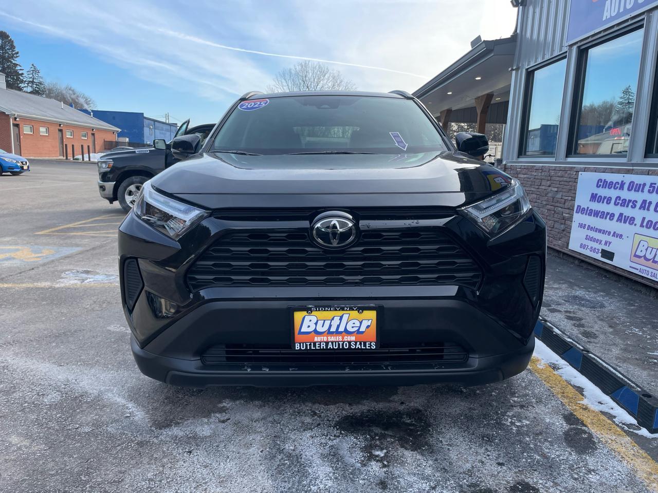 Toyota RAV4 XLE AWD 2025