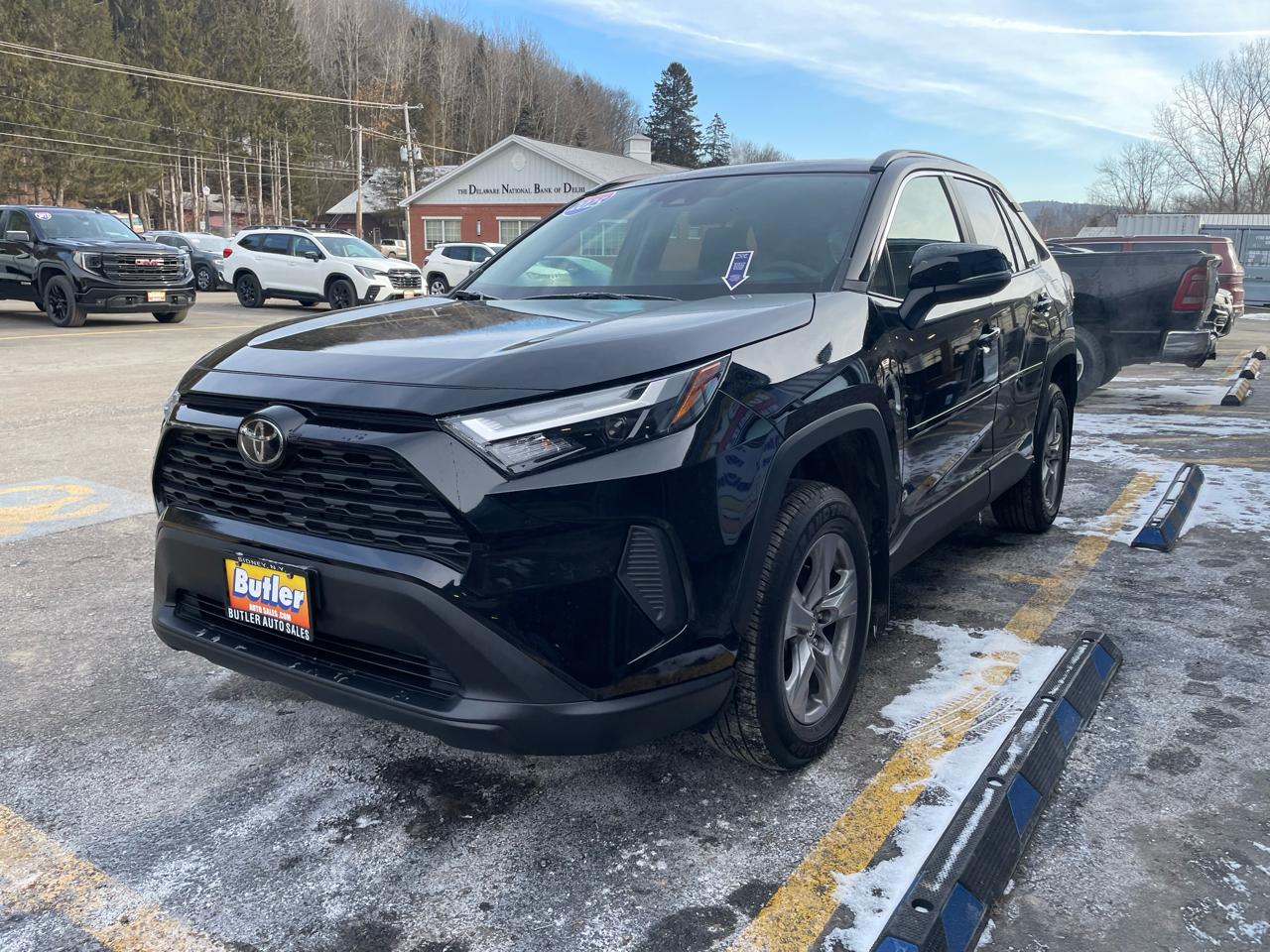 Toyota RAV4 XLE AWD 2025