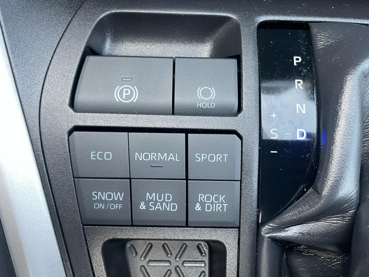 Toyota RAV4 XLE AWD 2025