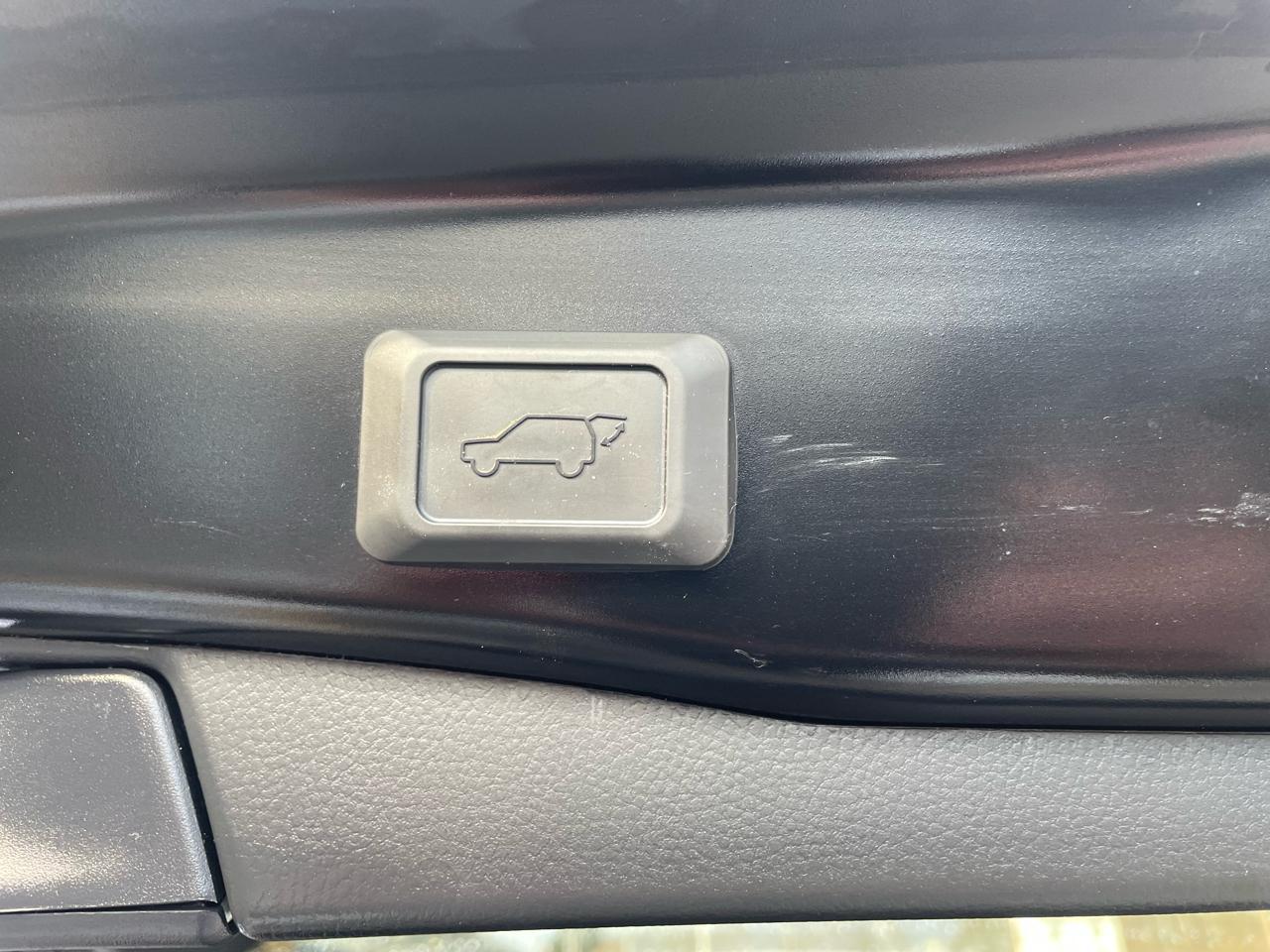 Toyota RAV4 XLE AWD 2025