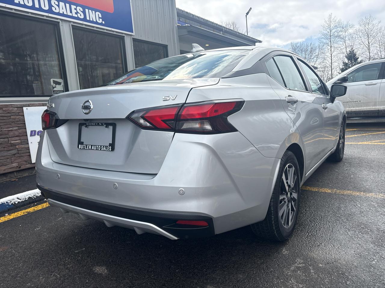 Nissan Versa SV 2021