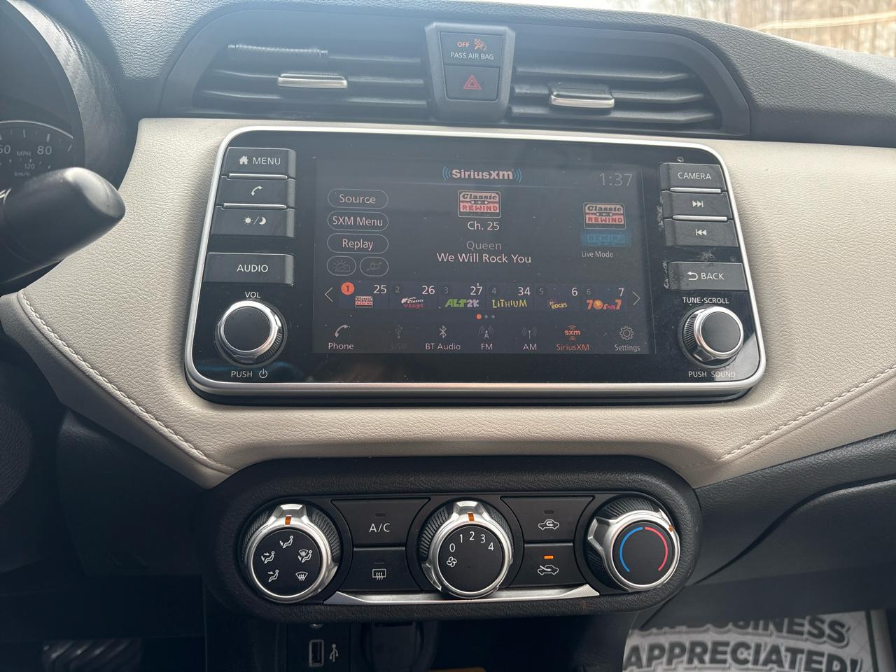 Nissan Versa SV 2021