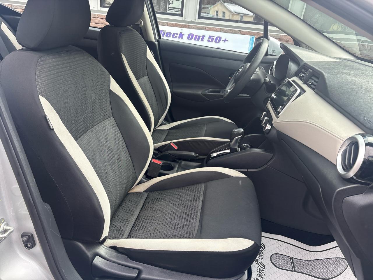 Nissan Versa SV 2021