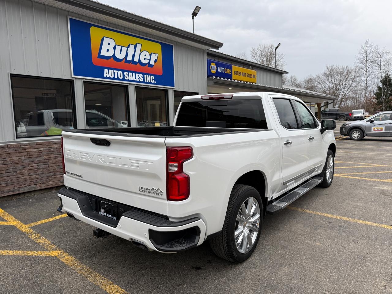 Chevrolet Silverado 1500 High Country Crew Cab 4WD 2023