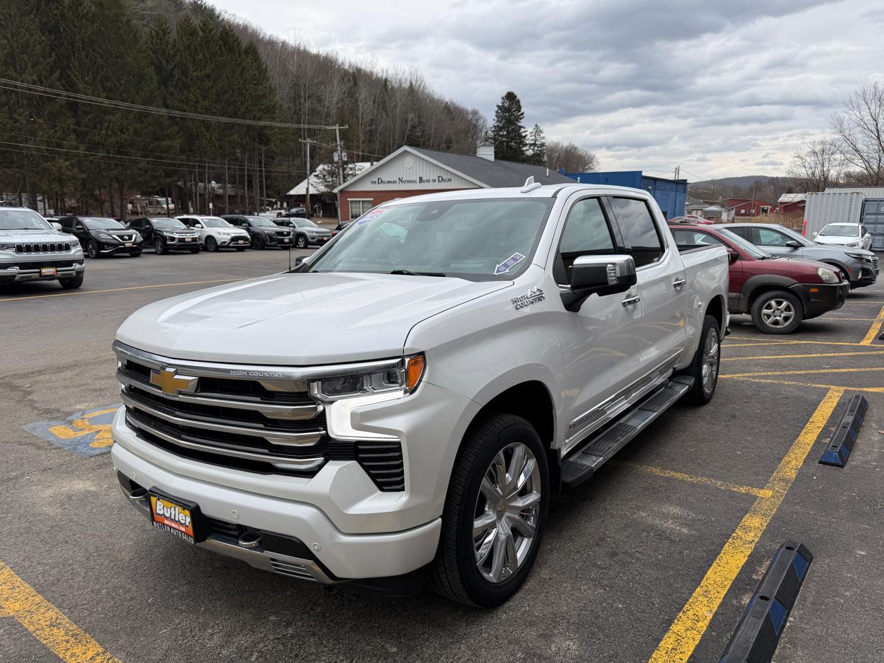 Chevrolet Silverado 1500 High Country Crew Cab 4WD 2023