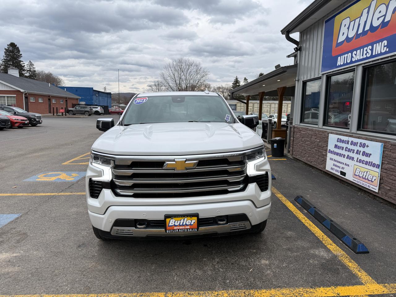 Chevrolet Silverado 1500 High Country Crew Cab 4WD 2023