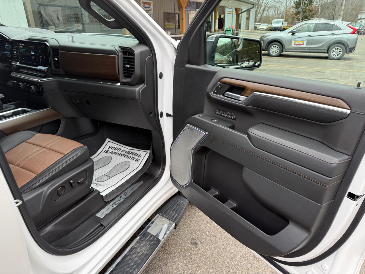 Chevrolet Silverado 1500 High Country Crew Cab 4WD 2023