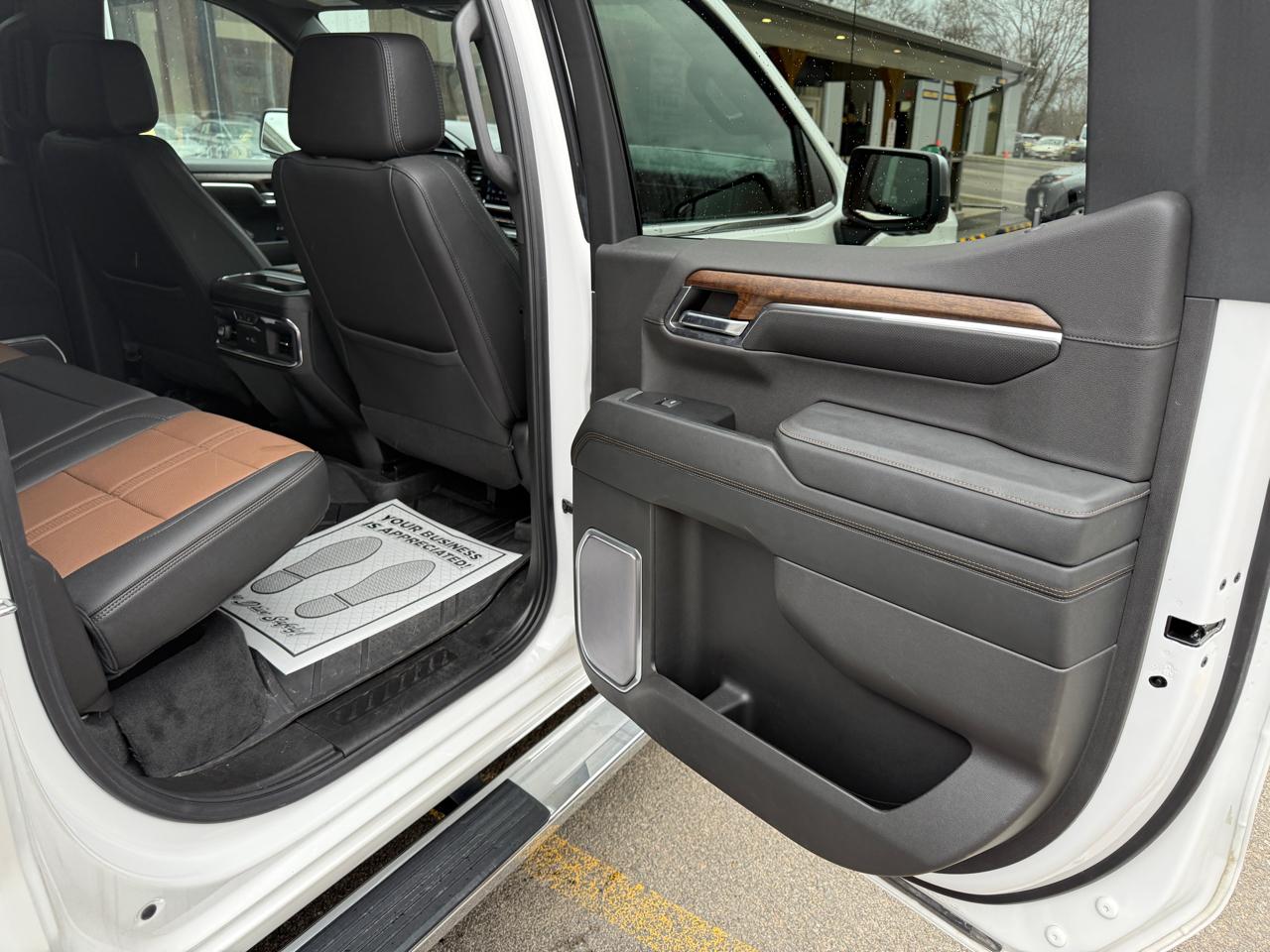 Chevrolet Silverado 1500 High Country Crew Cab 4WD 2023