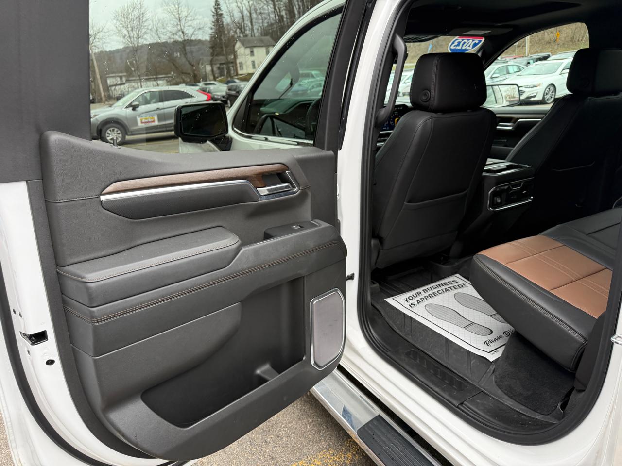 Chevrolet Silverado 1500 High Country Crew Cab 4WD 2023