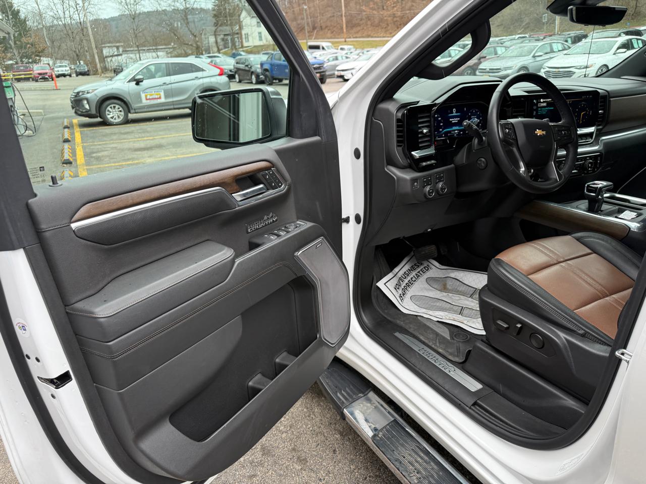 Chevrolet Silverado 1500 High Country Crew Cab 4WD 2023