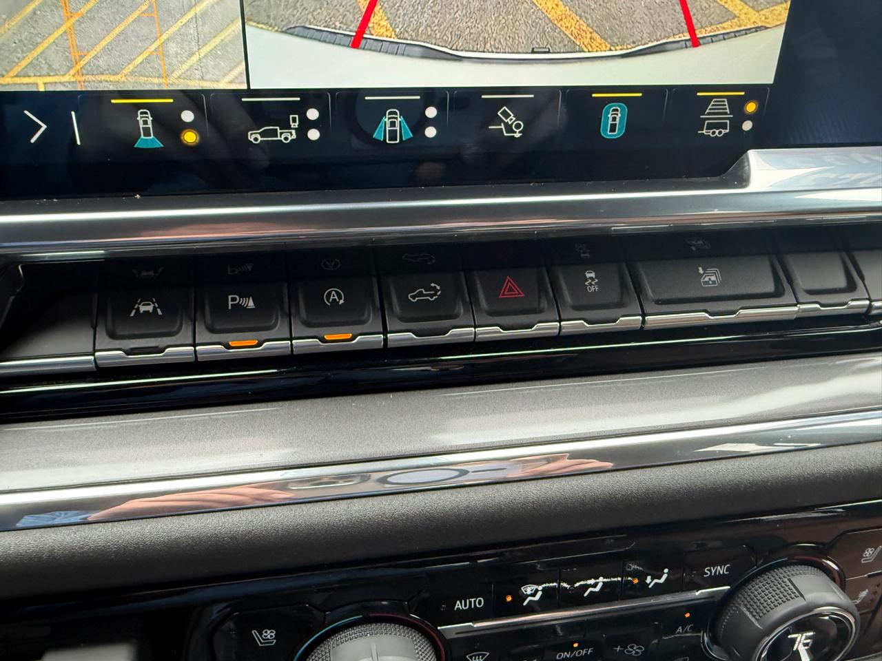 Chevrolet Silverado 1500 High Country Crew Cab 4WD 2023