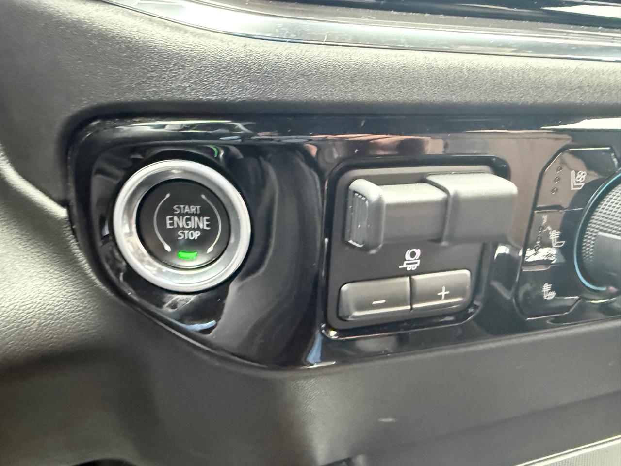 Chevrolet Silverado 1500 High Country Crew Cab 4WD 2023