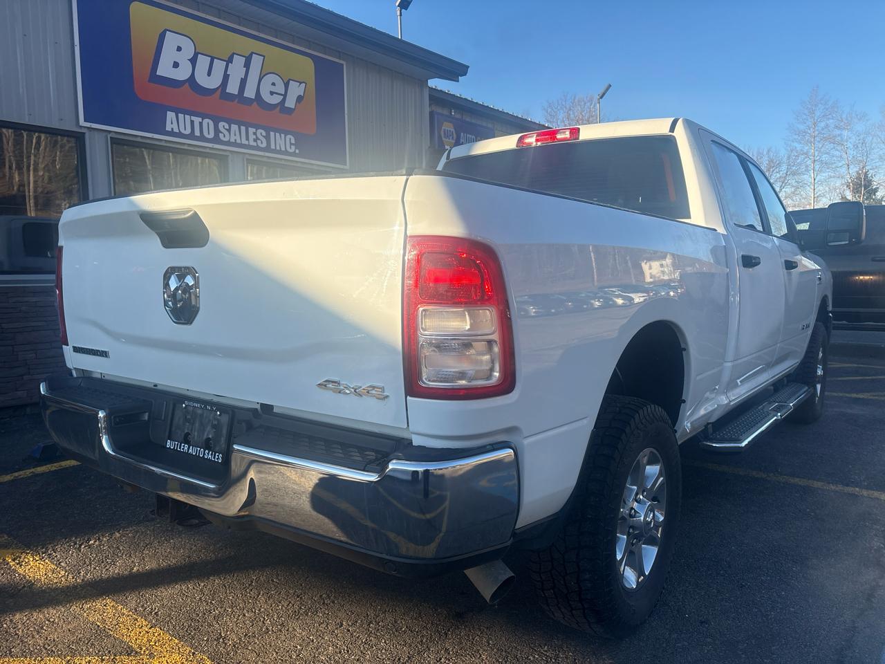 RAM 2500 Tradesman Crew Cab SWB 4WD 2024