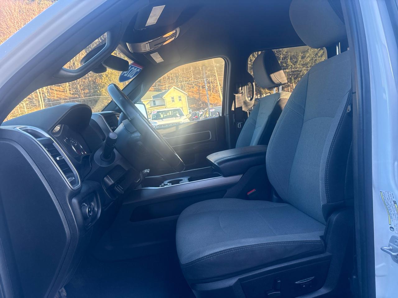 RAM 2500 Tradesman Crew Cab SWB 4WD 2024