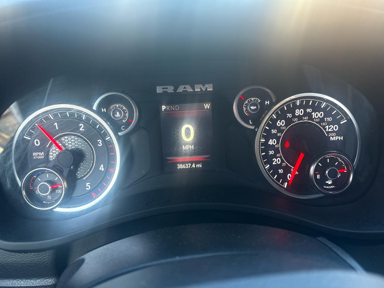 RAM 2500 Tradesman Crew Cab SWB 4WD 2024