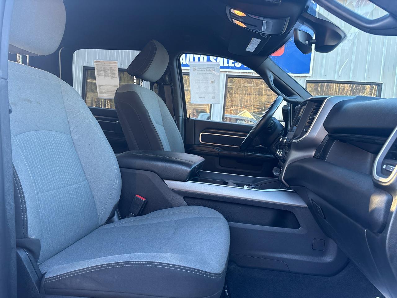 RAM 2500 Tradesman Crew Cab SWB 4WD 2024