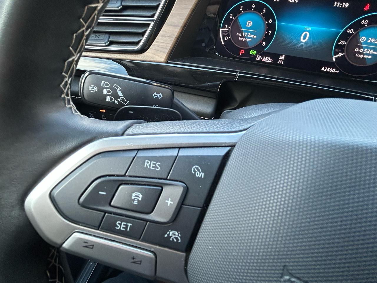 Volkswagen Atlas SE w/Technology 4MOTION 2025