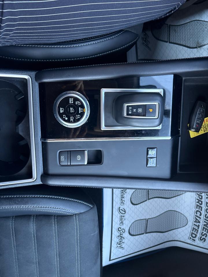 Mitsubishi Outlander PHEV SEL 2024