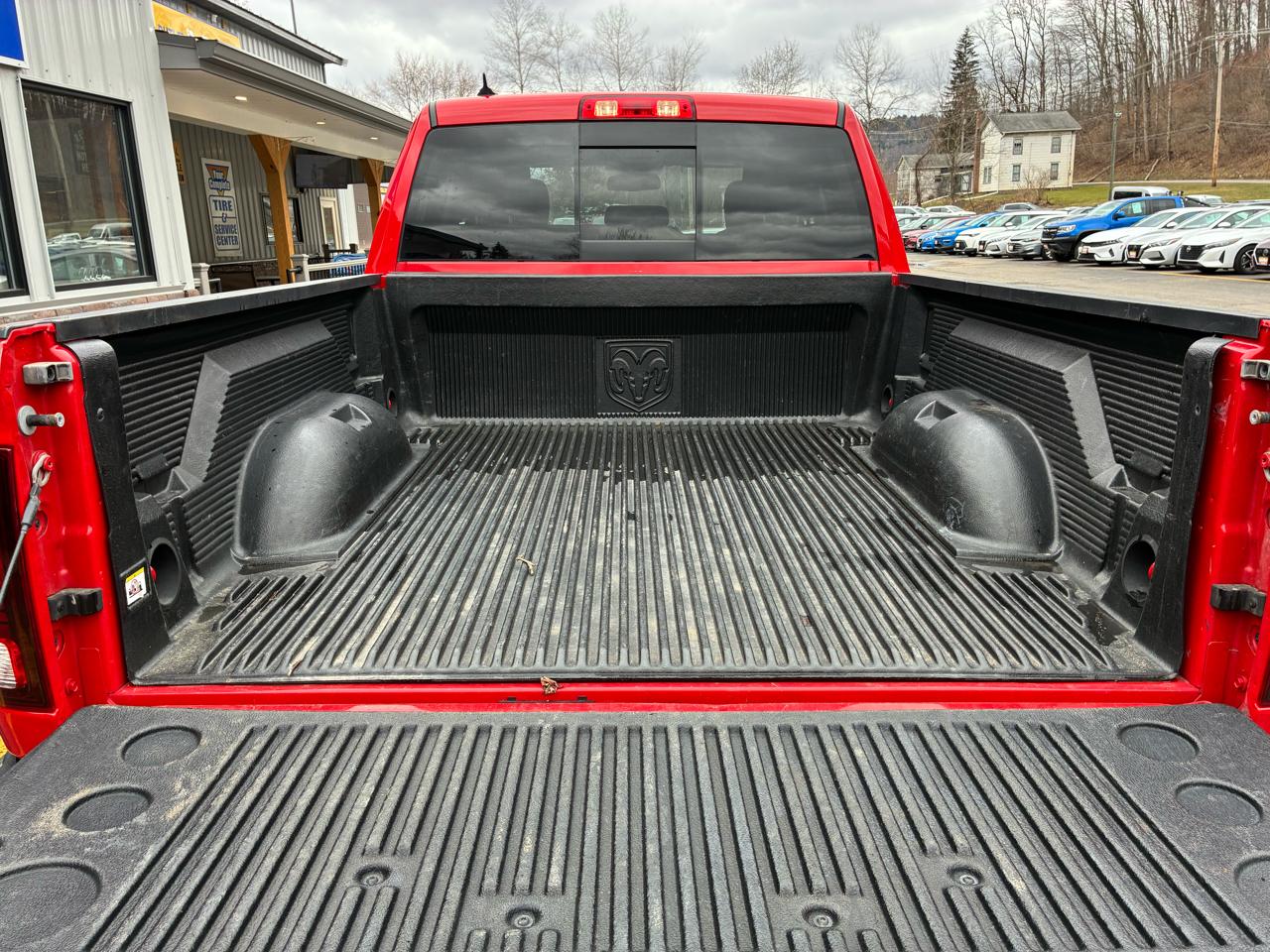 RAM 1500 SLT Quad Cab 4WD 2020