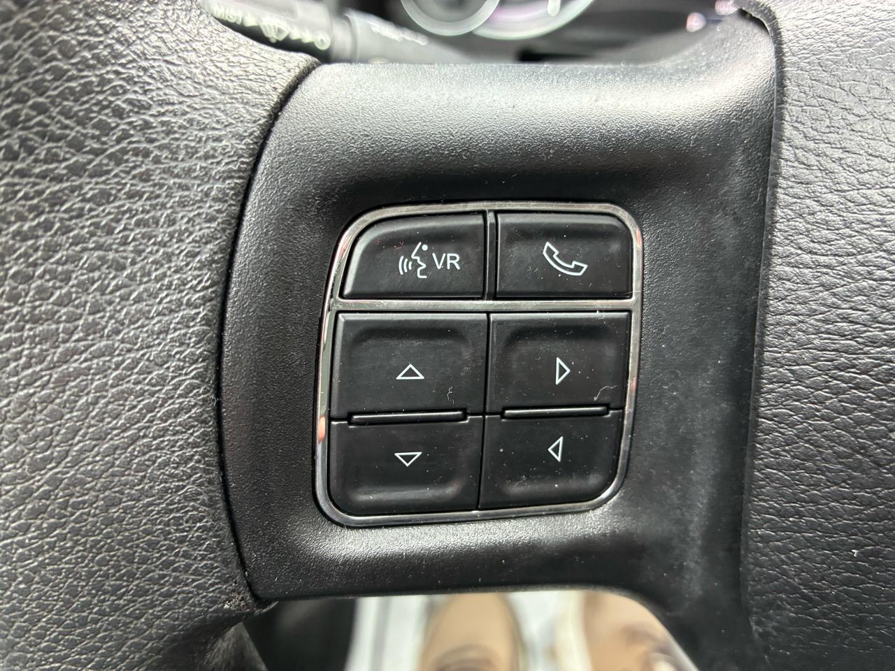 RAM 1500 SLT Quad Cab 4WD 2020