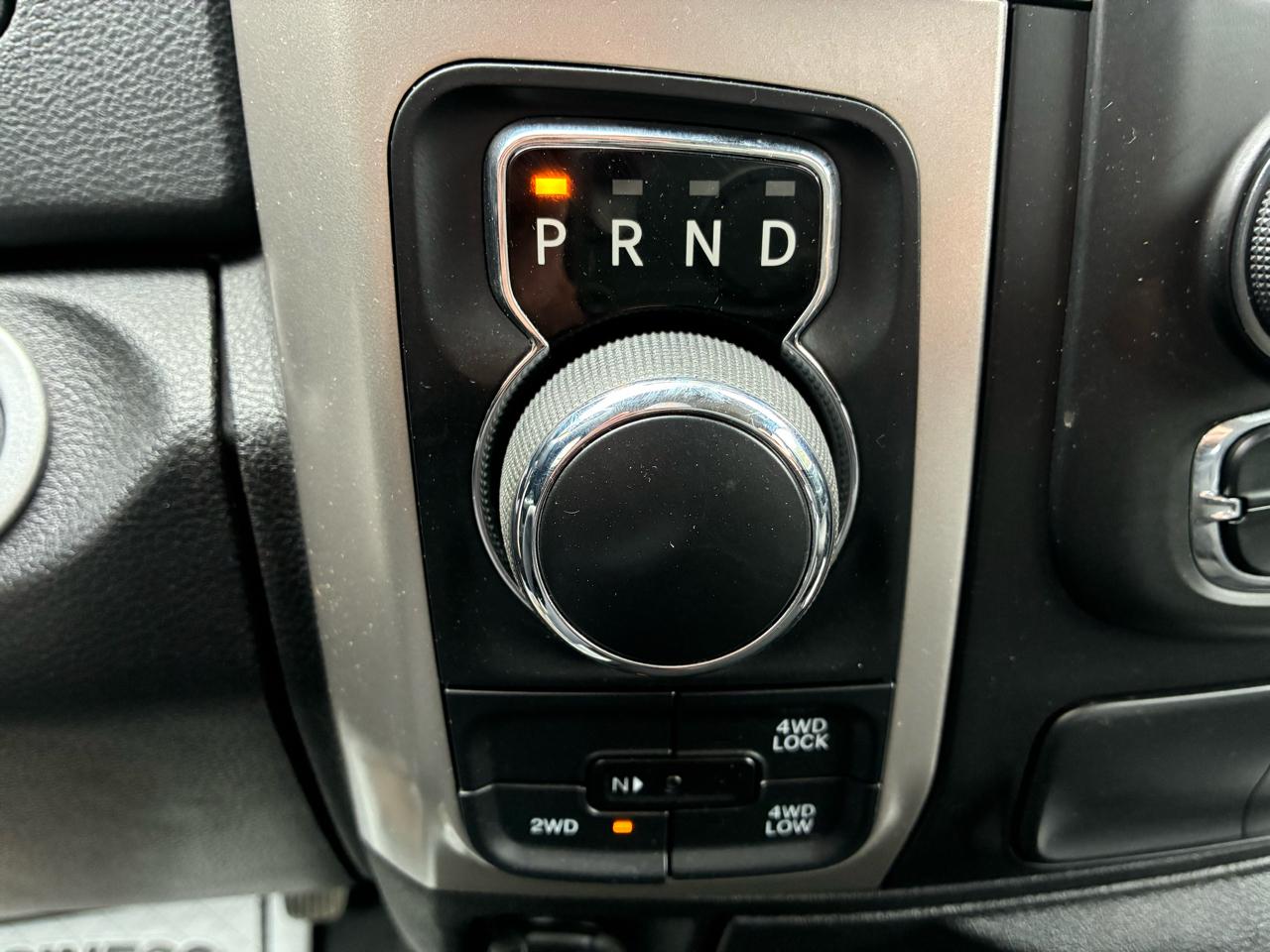 RAM 1500 SLT Quad Cab 4WD 2020