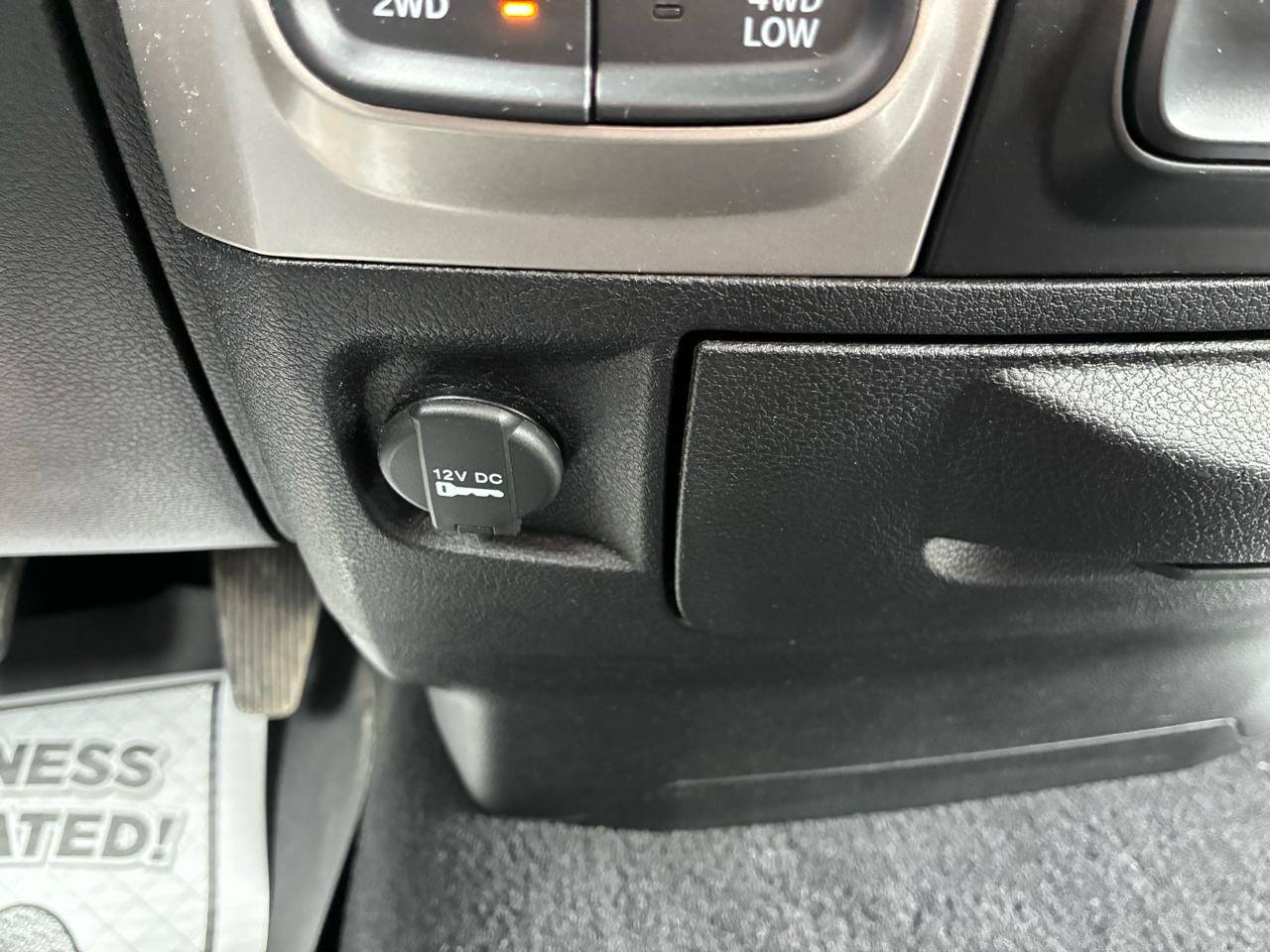 RAM 1500 SLT Quad Cab 4WD 2020