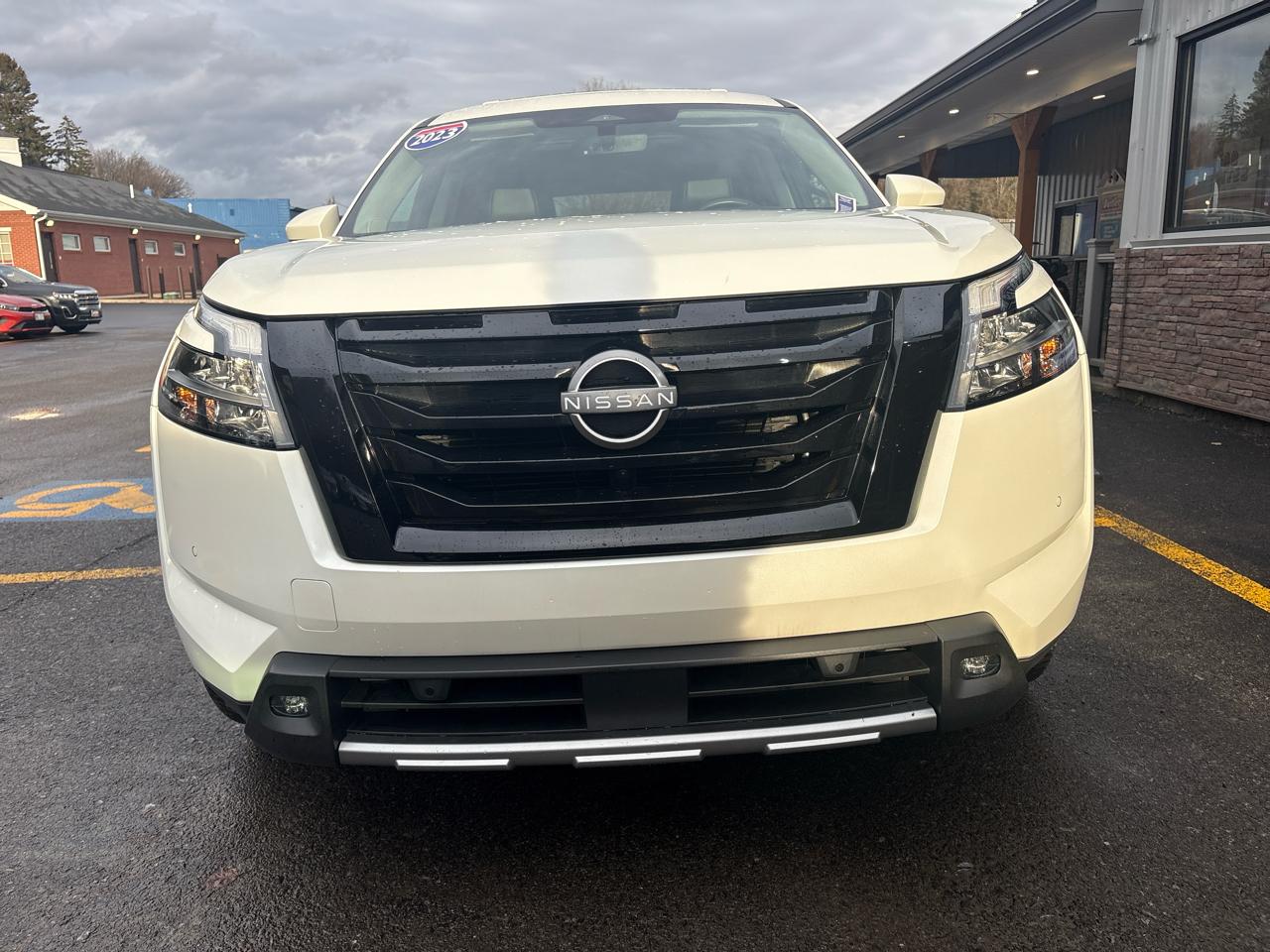 Nissan Pathfinder SL 4WD 2023