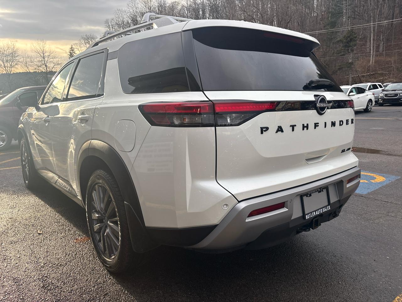 Nissan Pathfinder SL 4WD 2023