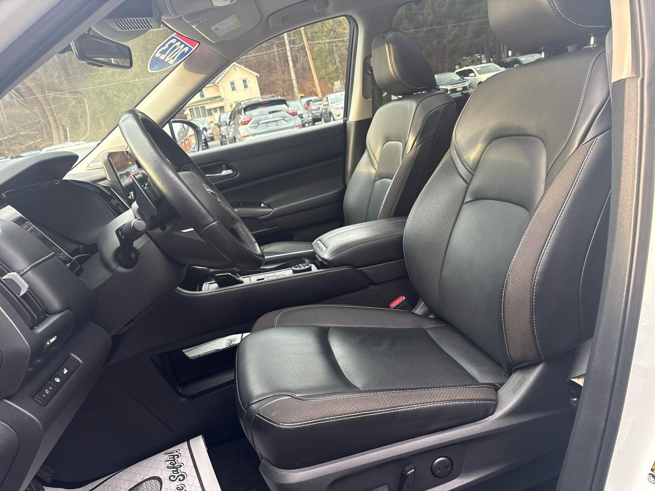 Nissan Pathfinder SL 4WD 2023