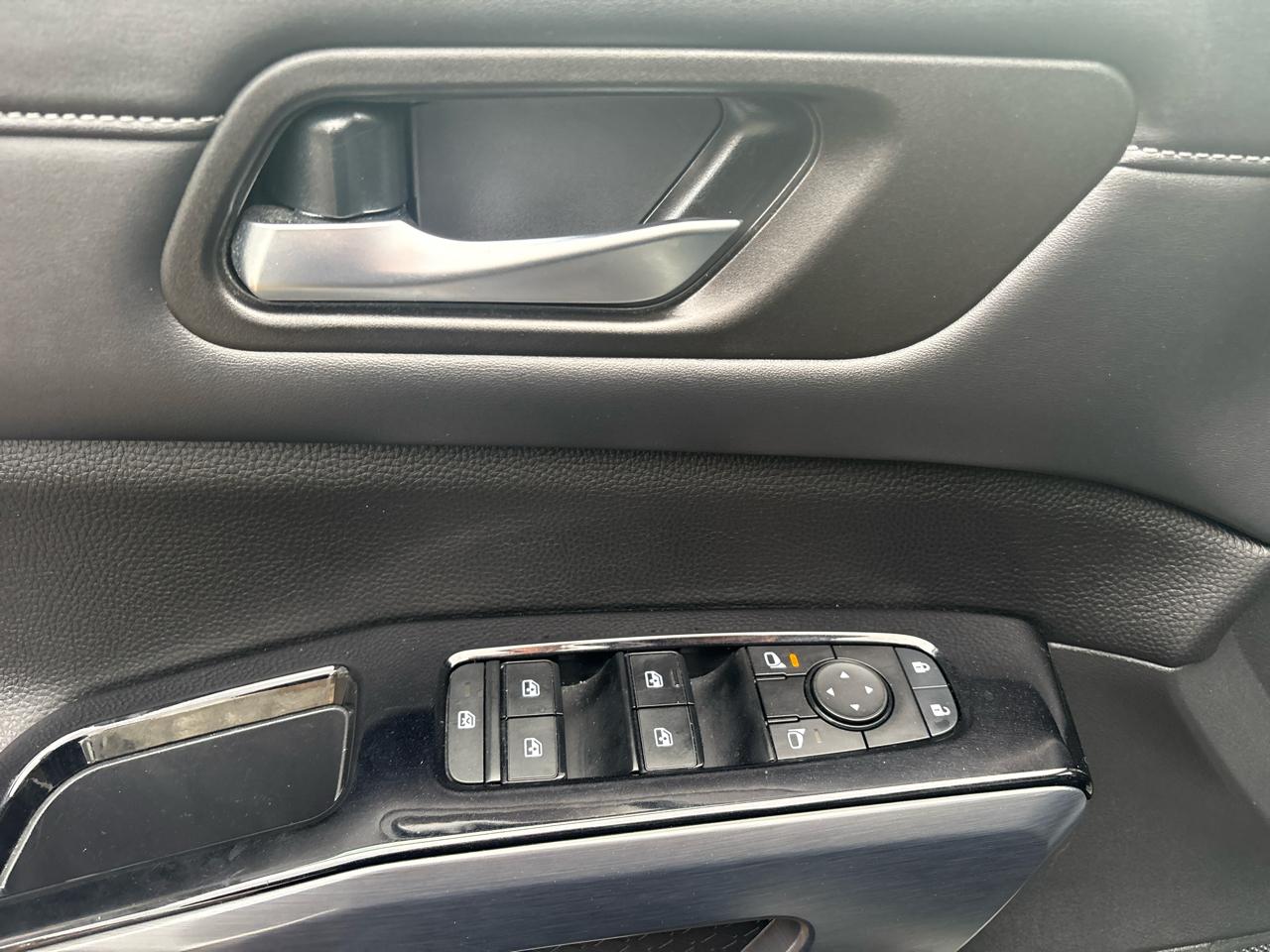 Nissan Pathfinder SL 4WD 2023